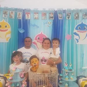 Meet your Posher, Adela